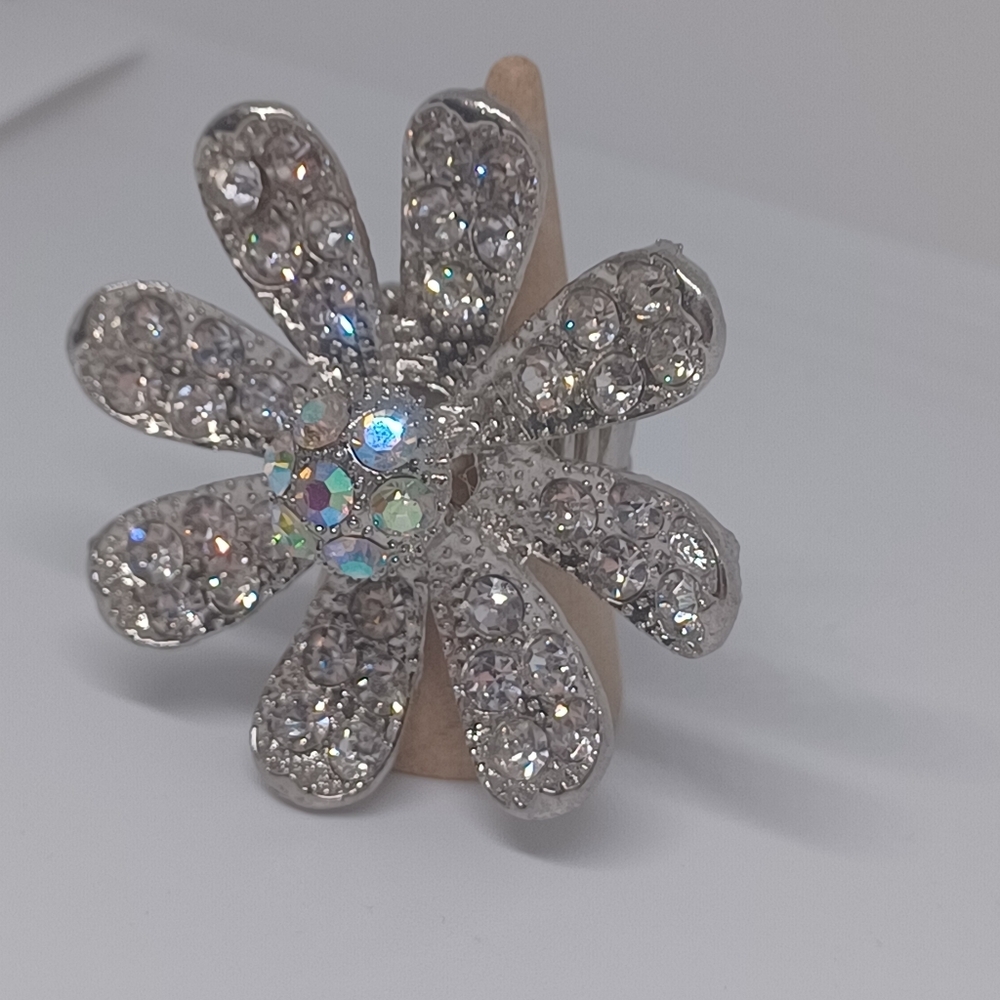 Silvertone Cocktail Rhinestone Flower Stretch Ring - Picture 2 of 13